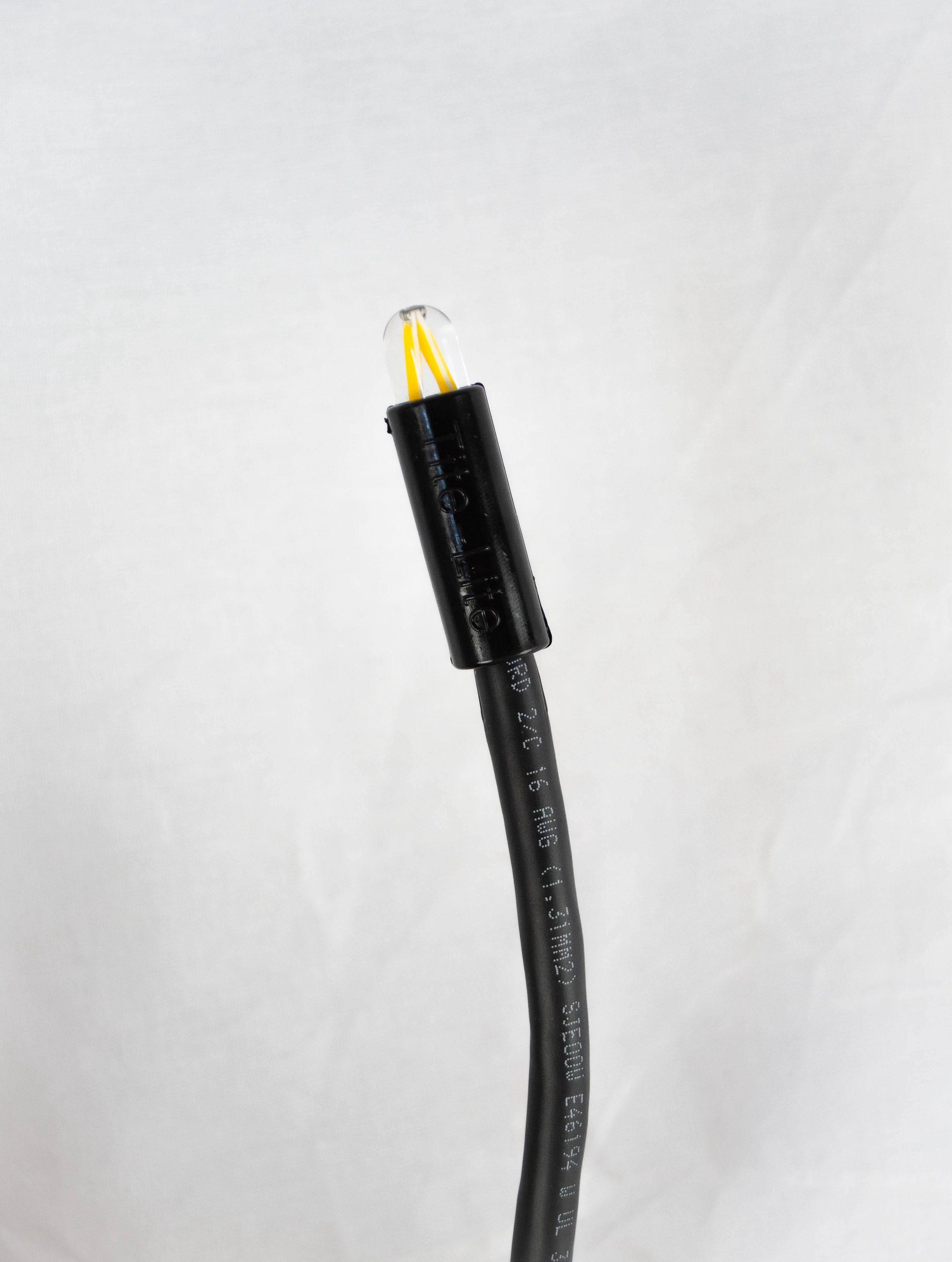 Landscape lighting cable connector for outdoor use